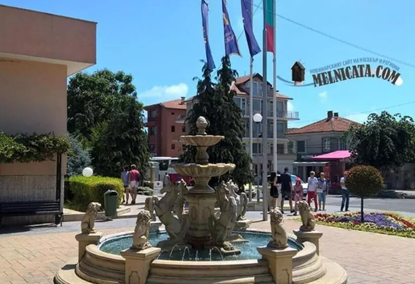 Majatalo Sineva Guest House