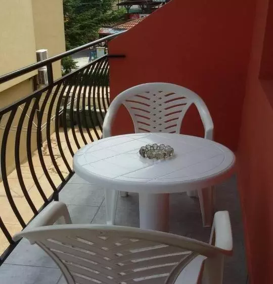 Majatalo Sineva Guest House