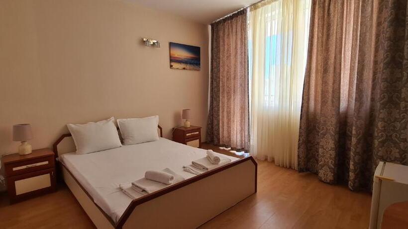 پانسیون Sineva Guest House