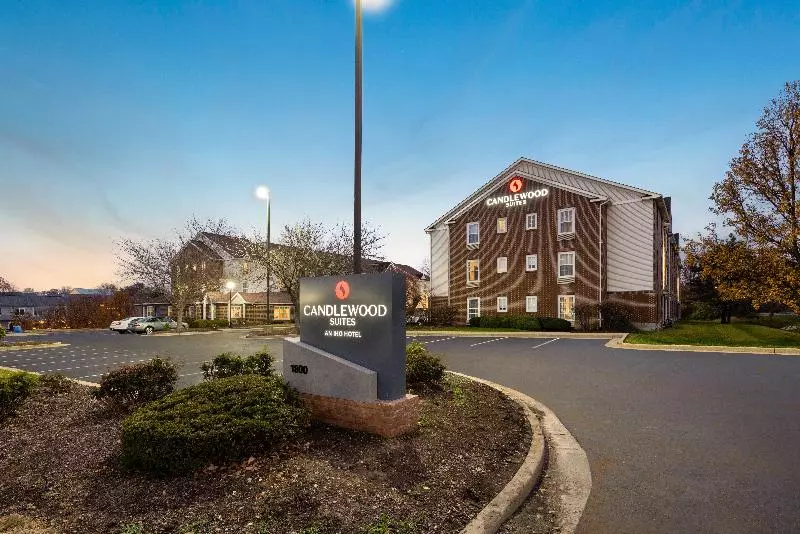 هتل Candlewood Suites St Louis St Charles By Ihg
