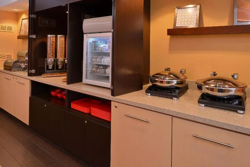 هتل Candlewood Suites St Louis St Charles By Ihg