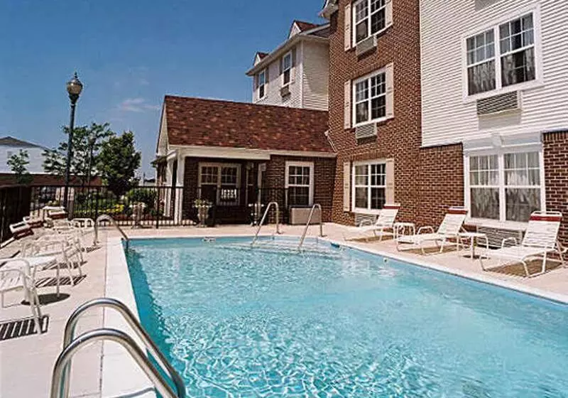 هتل Candlewood Suites St Louis St Charles By Ihg