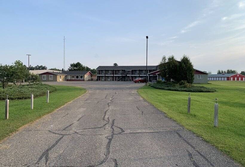 Hotel Pine River Inn