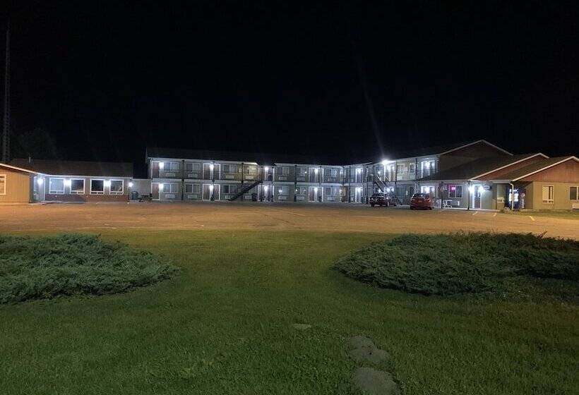 Hotel Pine River Inn