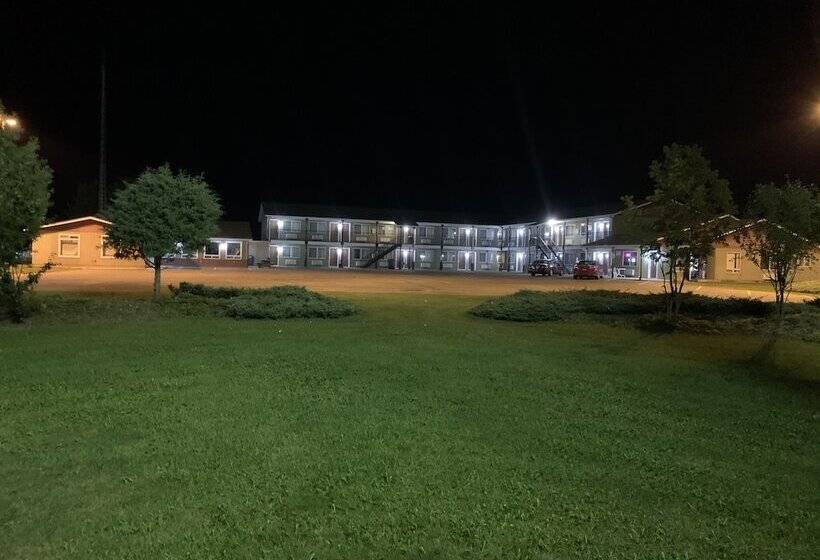 Hotel Pine River Inn