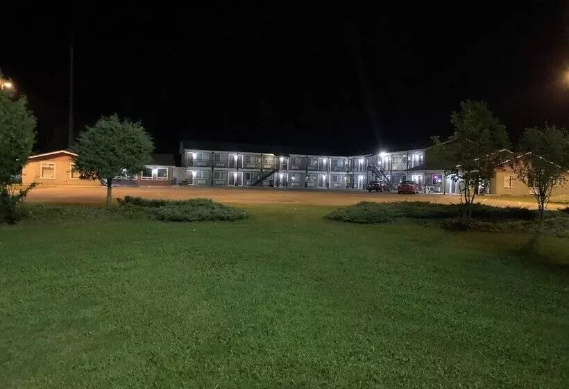 酒店 Pine River Inn