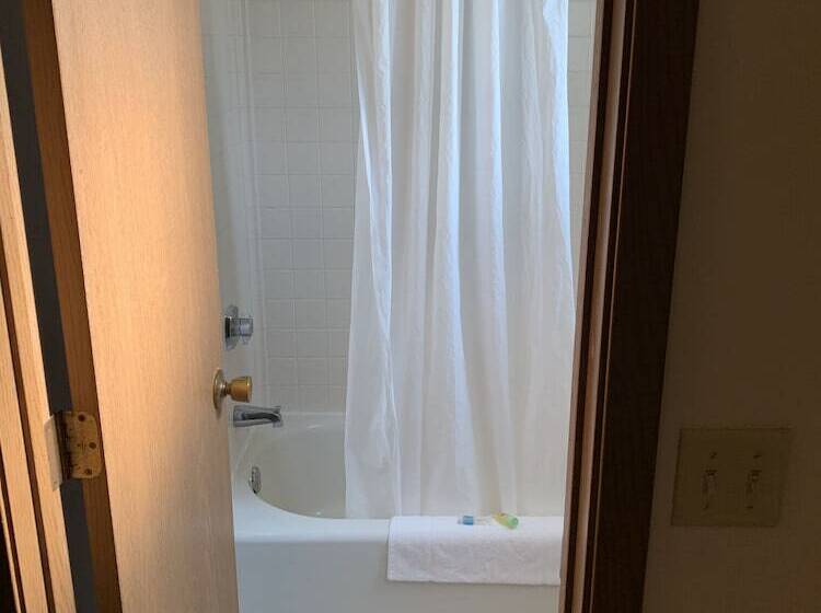 Hotel Pine River Inn