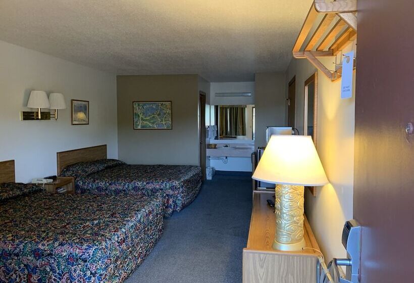 Hotel Pine River Inn