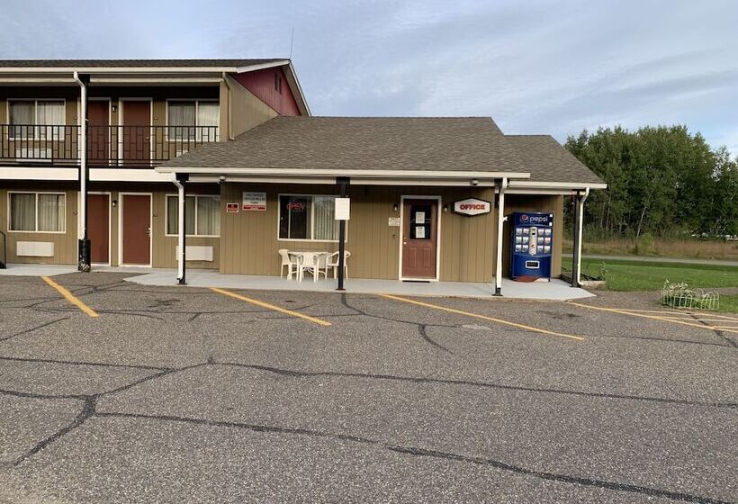 Hotel Pine River Inn