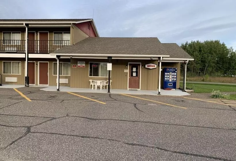 酒店 Pine River Inn