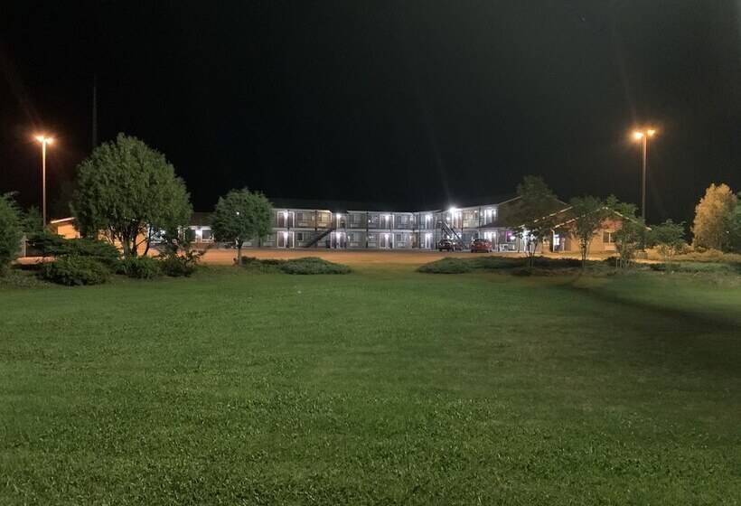 Hotel Pine River Inn