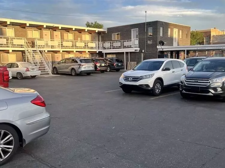 هتل Tomahawk Motor Lodge