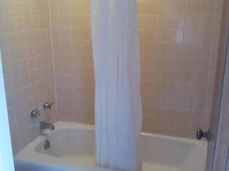 هتل Tomahawk Motor Lodge