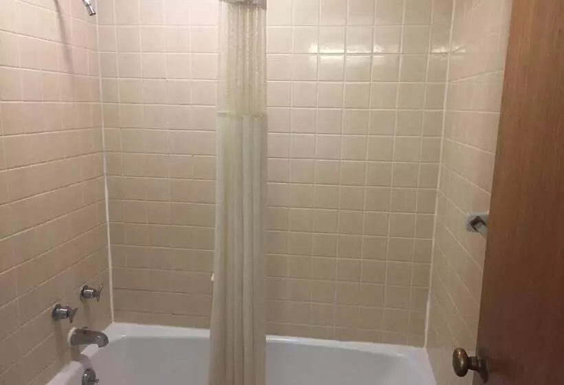 هتل Tomahawk Motor Lodge