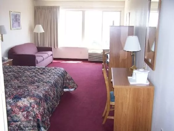 Отель Travelers Inn