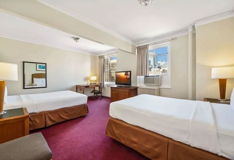 هتل Travelodge By Wyndham Downtown Chicago