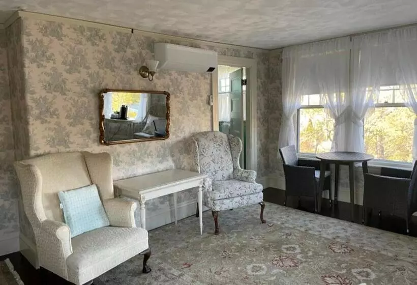 Moseley Cottage Inn And The Town Motel