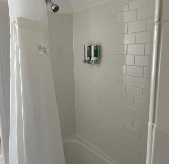 Moseley Cottage Inn And The Town Motel