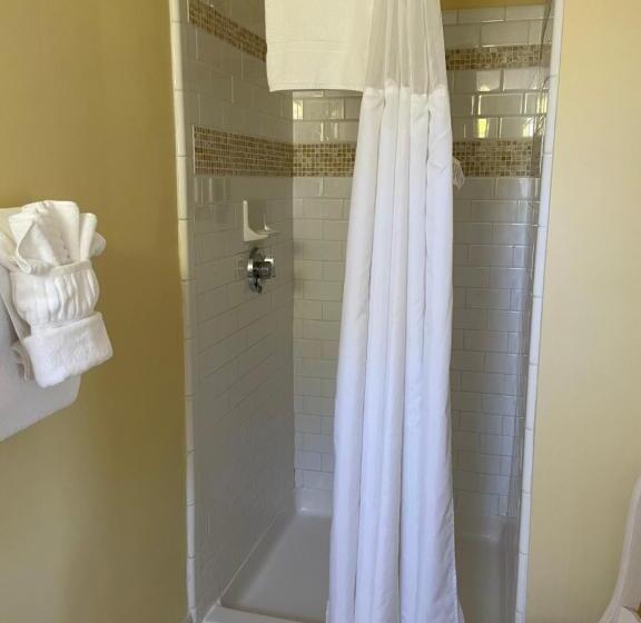 Moseley Cottage Inn And The Town Motel