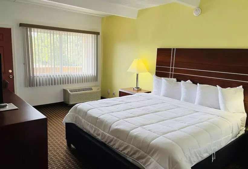 리조트 Tesla Medbed Center, East Dubuque