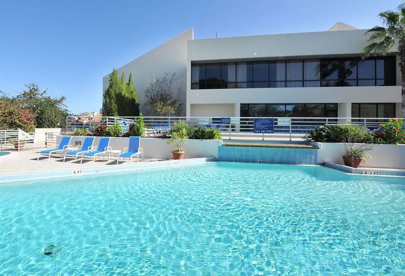 Tops'l Beach & Racquet Resort