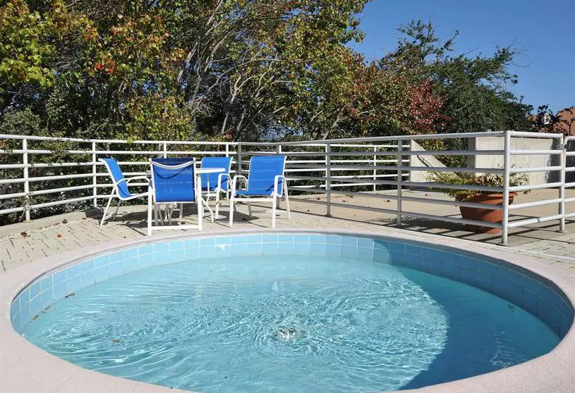 Tops'l Beach & Racquet Resort