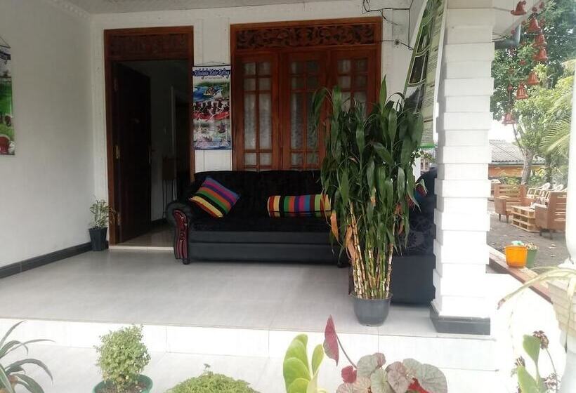 Bed and Breakfast Yoho Jai Bangalow