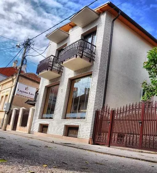 پانسیون Garni Hotel Laguna Lux