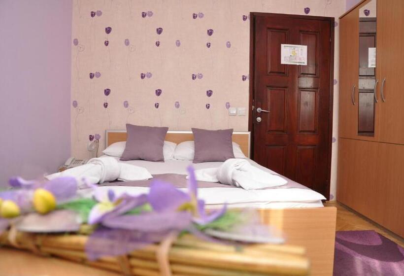 پانسیون Garni Hotel Laguna Lux