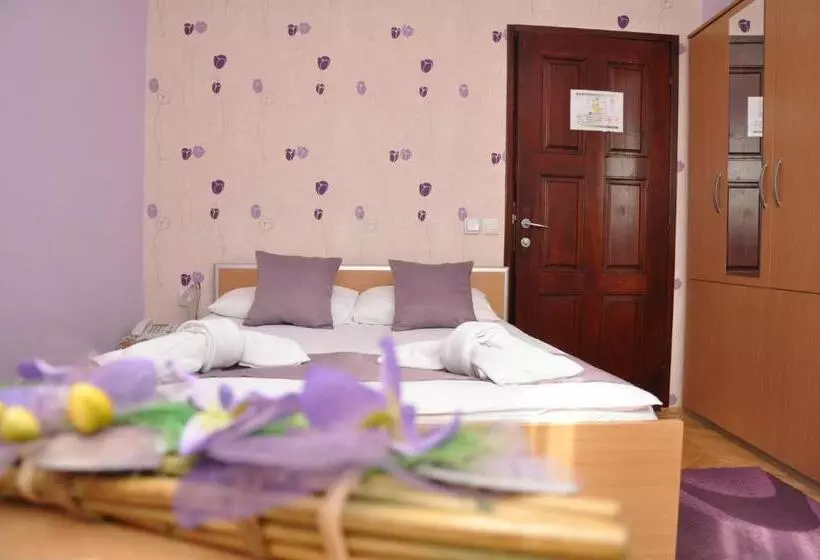 پانسیون Garni Hotel Laguna Lux