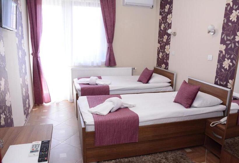 پانسیون Garni Hotel Laguna Lux
