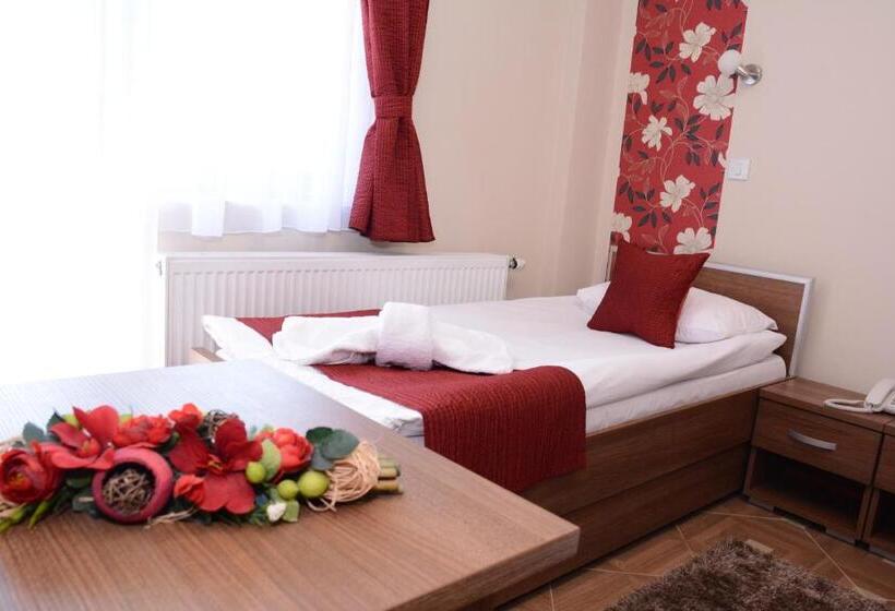 پانسیون Garni Hotel Laguna Lux
