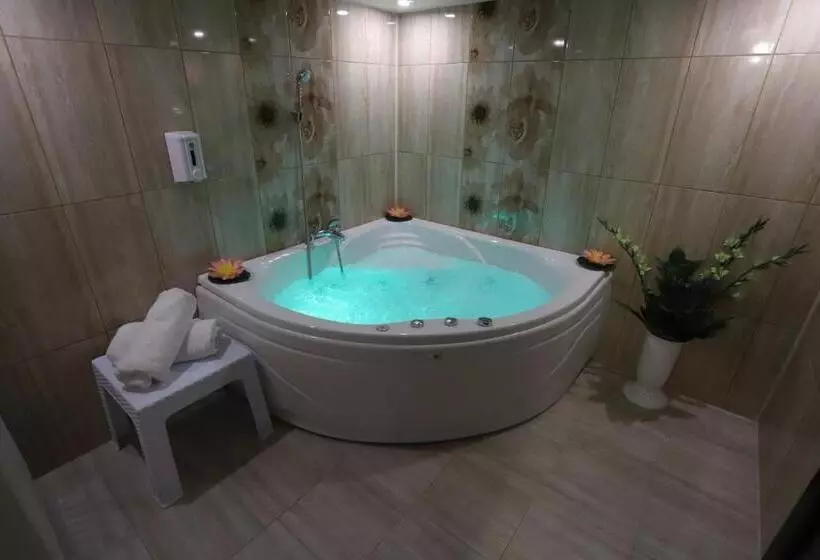 پانسیون Garni Hotel Laguna Lux