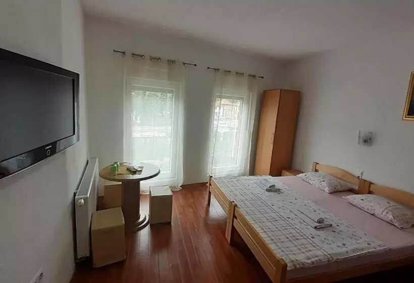 پانسیون Prenoćište Stari Grad   Old Town