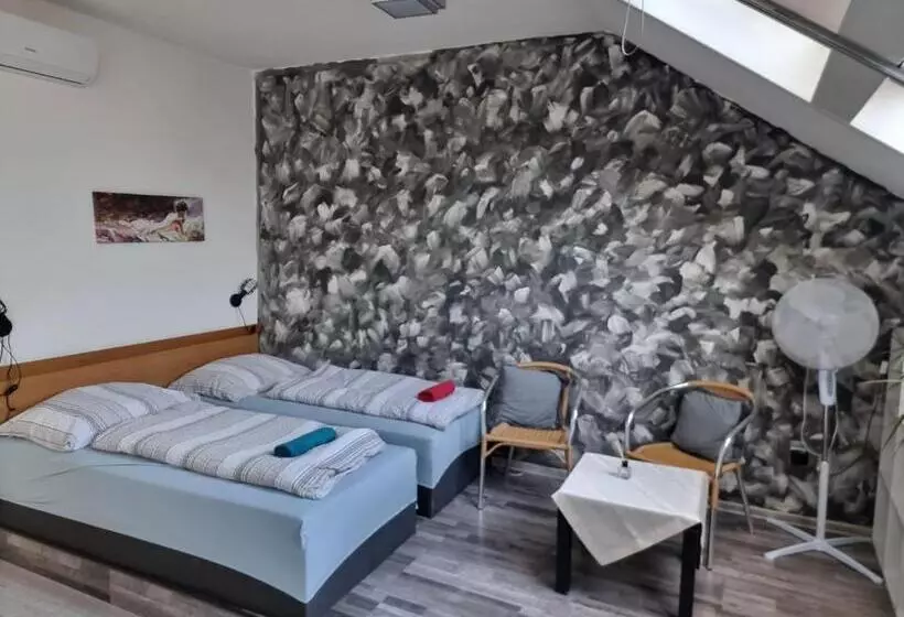 ペンション Penzion A Víno