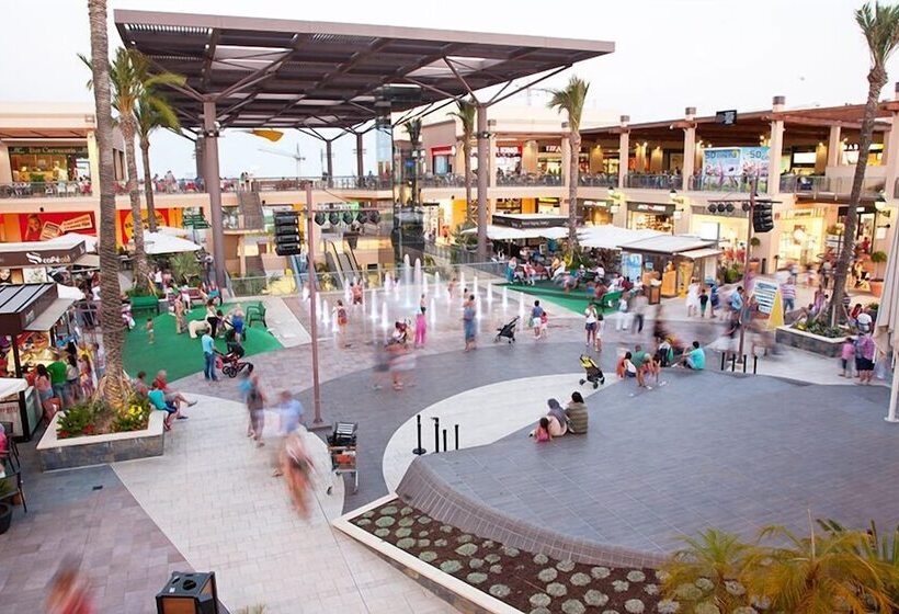 Playamarina 1 Reception