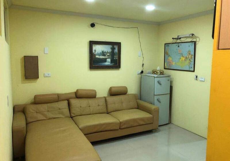 هاستل Season Of Water