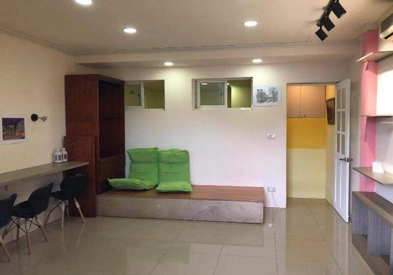 هاستل Season Of Water