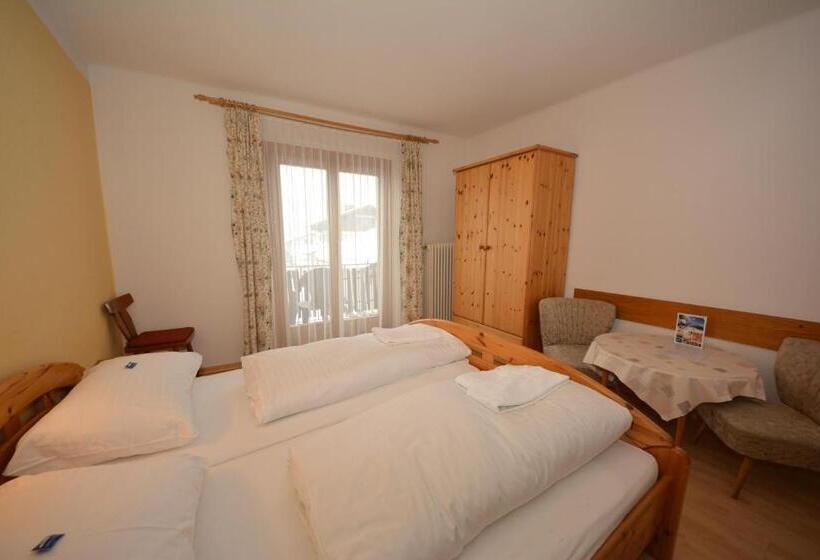 Bed and Breakfast Haus Kleineisen By Châtel Reizen