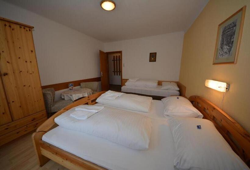 Bed and Breakfast Haus Kleineisen By Châtel Reizen