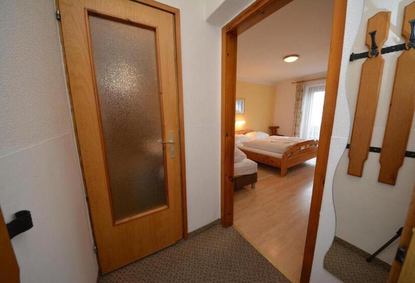 Bed and Breakfast Haus Kleineisen By Châtel Reizen