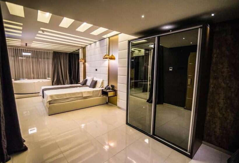 هتل International Palace