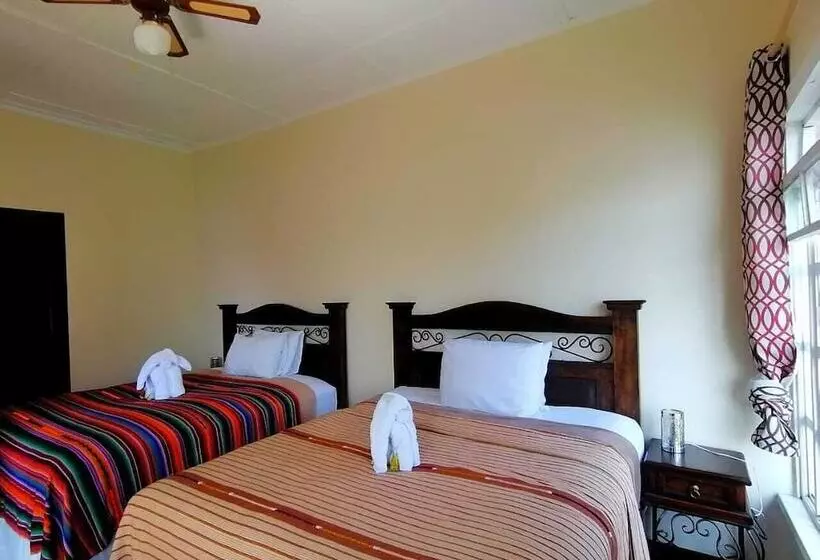 هتل Villa El Rosario