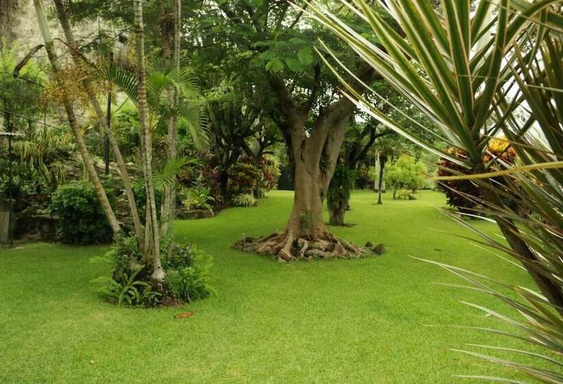 هتل Villa El Rosario