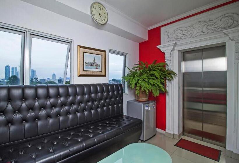 פנסיון Reddoorz Plus @ Guntur Raya Setiabudi