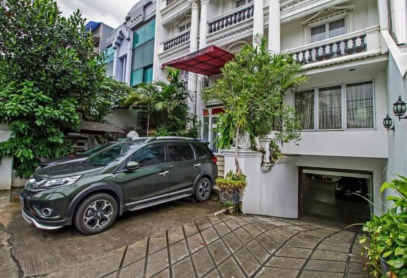 פנסיון Reddoorz Plus @ Guntur Raya Setiabudi