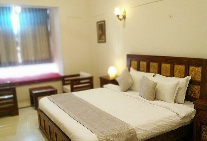 リゾートホテル Raj Bagh Palace