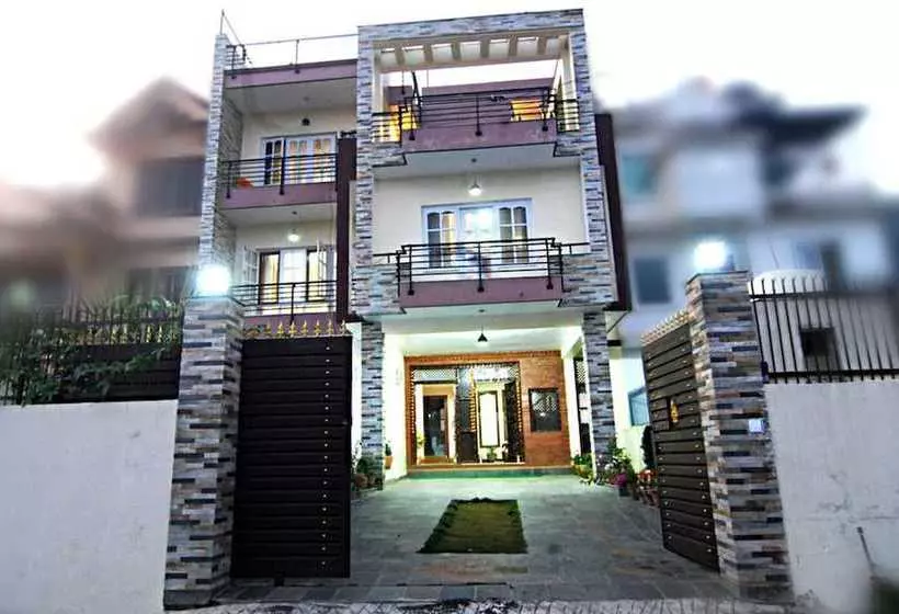 تختخواب و صبحانه Khushi Homestay