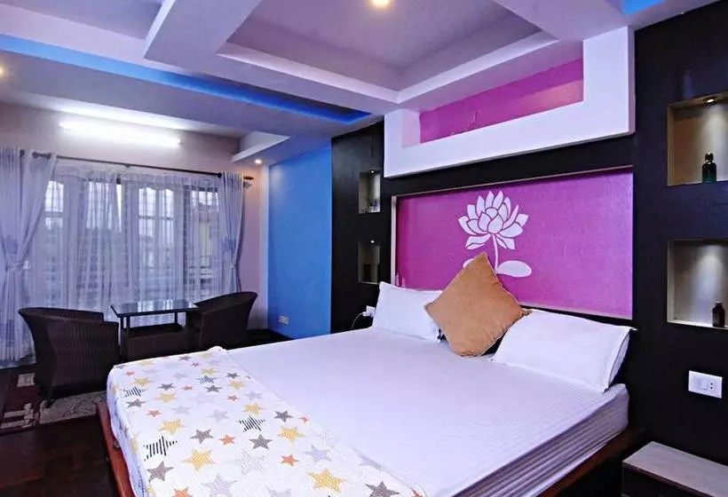 تختخواب و صبحانه Khushi Homestay