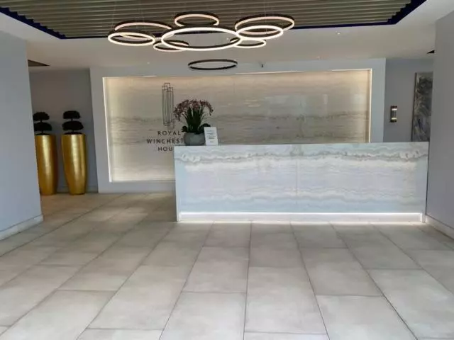 Berks Luxury Serviced Apartments , Free Parking, Free Gym And Free Wifi